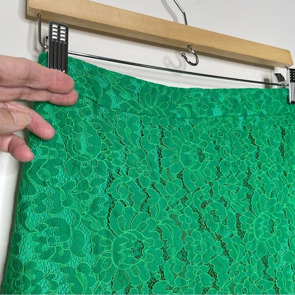 FLORAL LACE PENCIL SKIRT feminine office holiday party - Picture 3 of 11